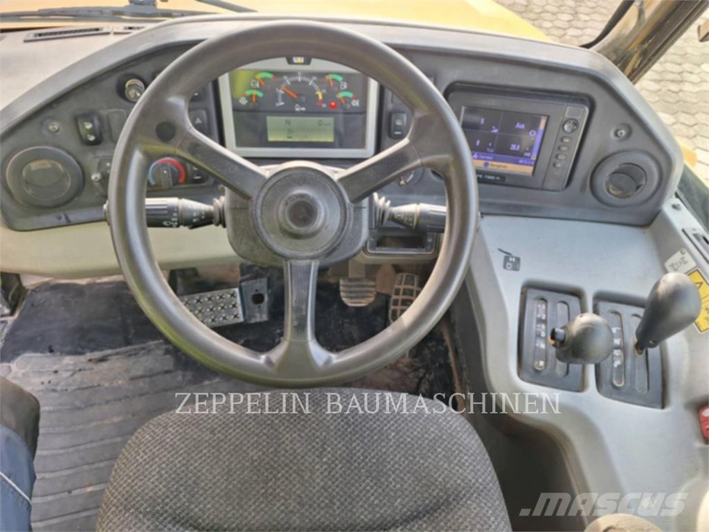 CAT 735B Csuklósdömperek