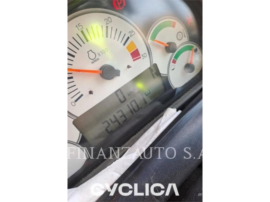 CAT 740 Csuklósdömperek