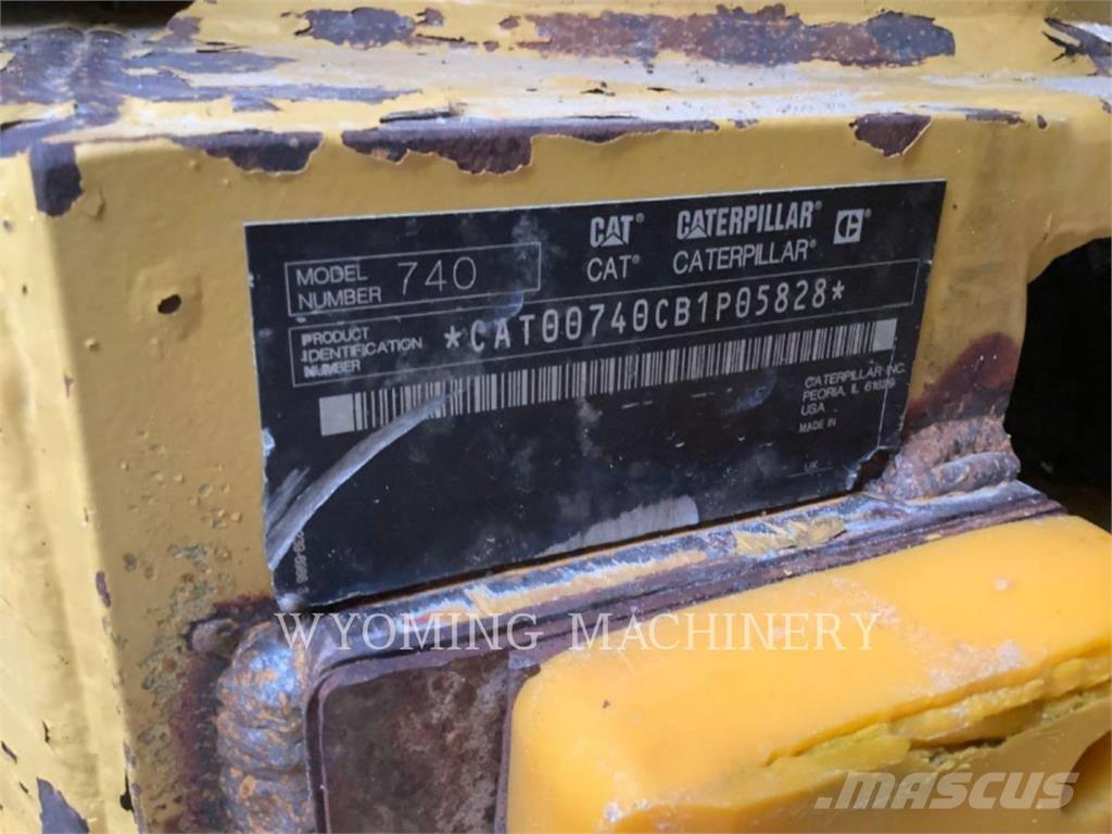 CAT 740 Csuklósdömperek