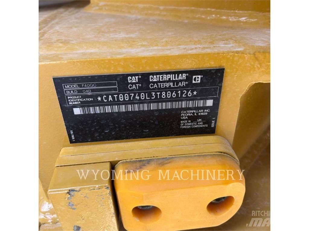 CAT 740 GC Csuklósdömperek