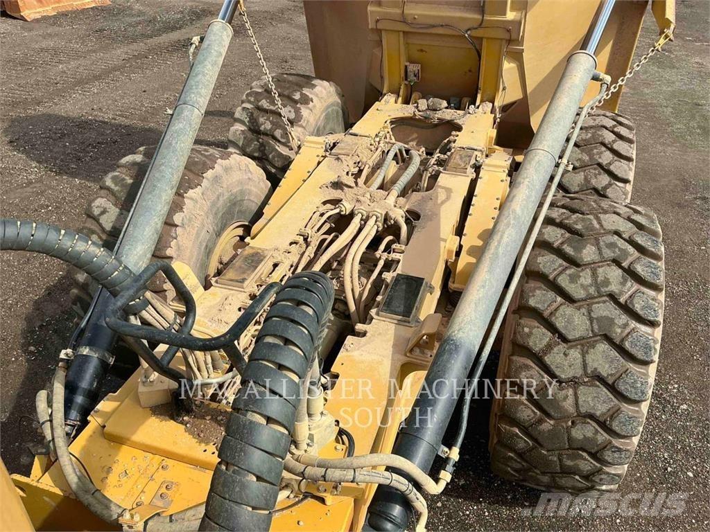 CAT 740 GC Csuklósdömperek