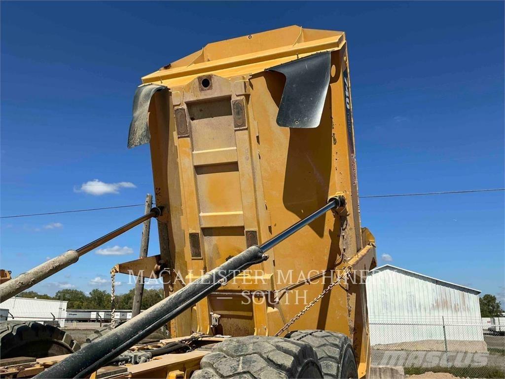 CAT 740 GC Csuklósdömperek
