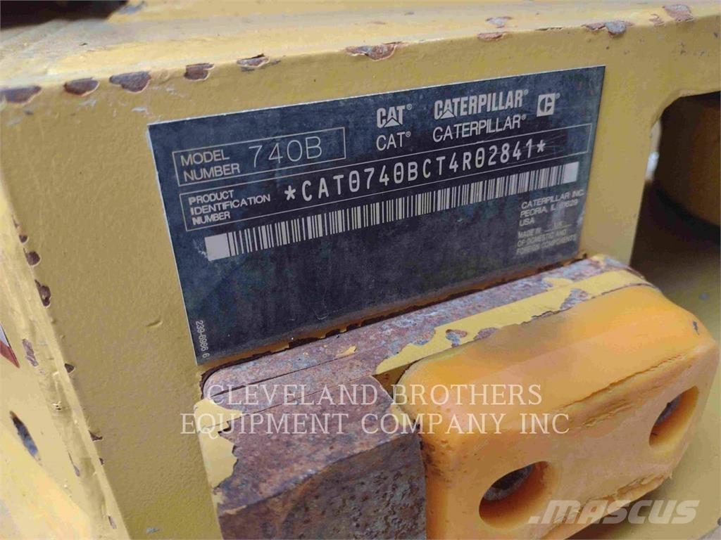 CAT 740B Vízszállító teherautók