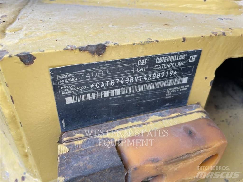 CAT 740B Csuklósdömperek