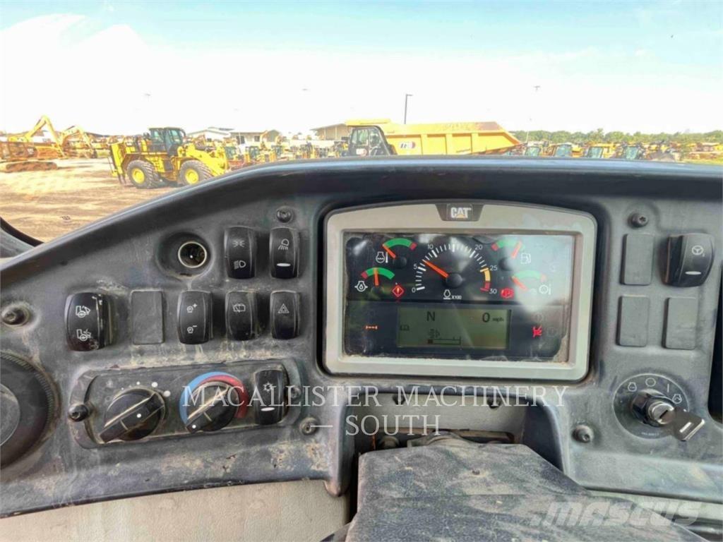 CAT 740B Csuklósdömperek