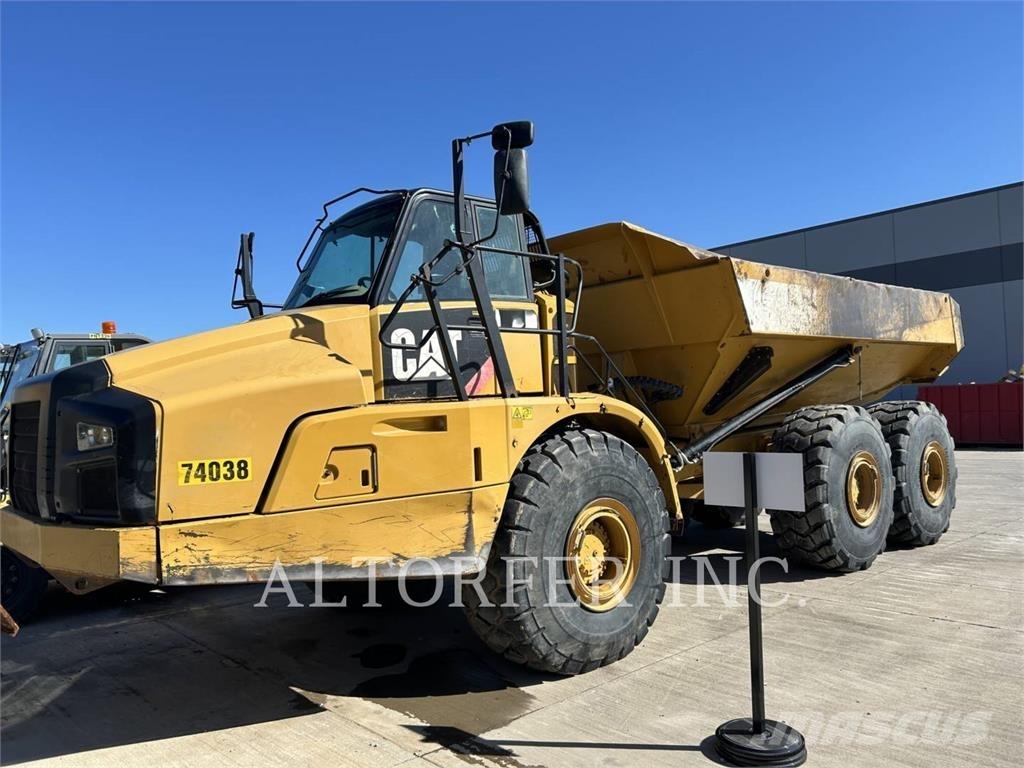 CAT 740B Csuklósdömperek