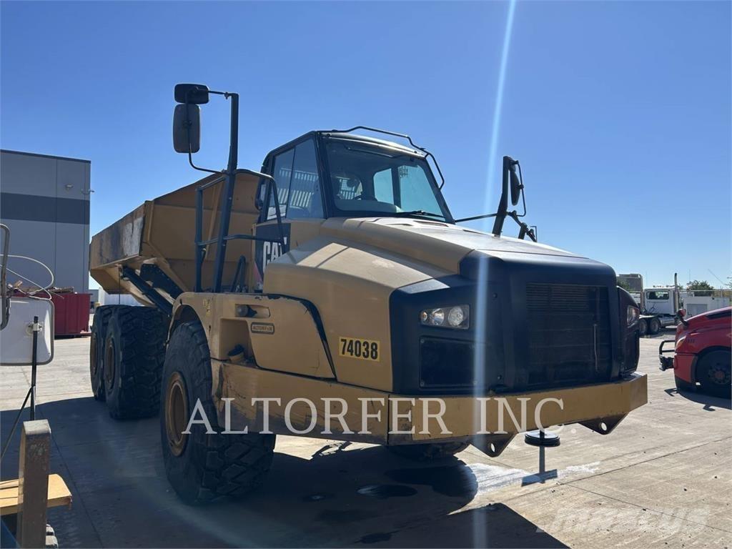 CAT 740B Csuklósdömperek