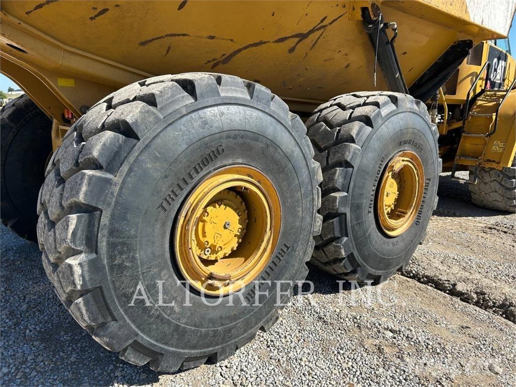 CAT 740B Csuklósdömperek