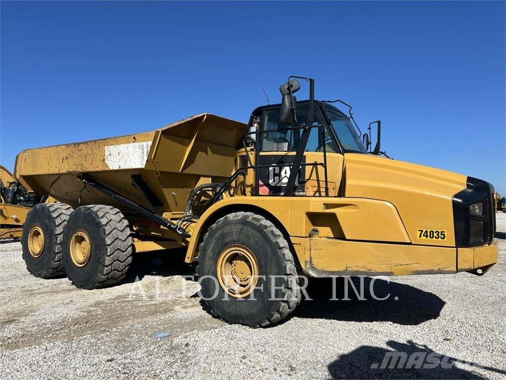 CAT 740B Csuklósdömperek