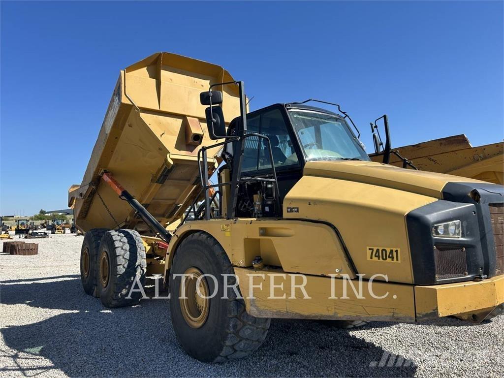 CAT 740B Csuklósdömperek