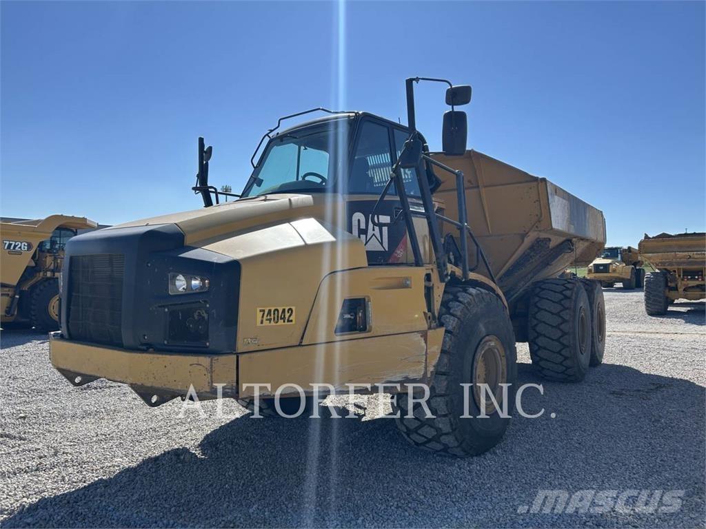 CAT 740B Csuklósdömperek