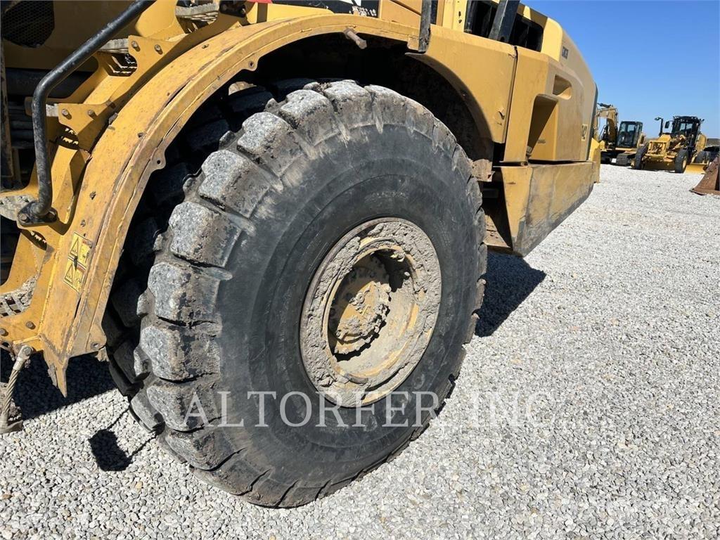 CAT 740B Csuklósdömperek