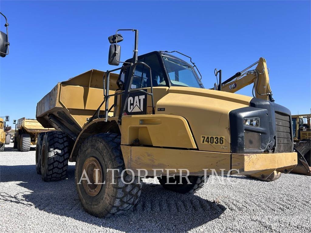 CAT 740B Csuklósdömperek