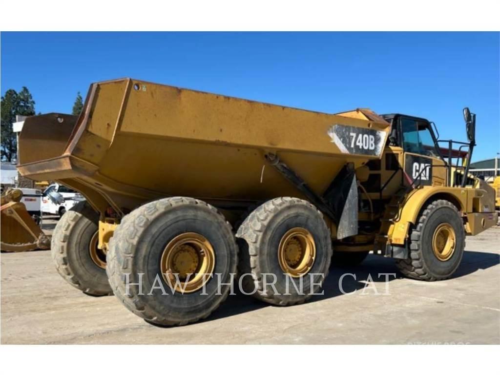 CAT 740B Csuklósdömperek