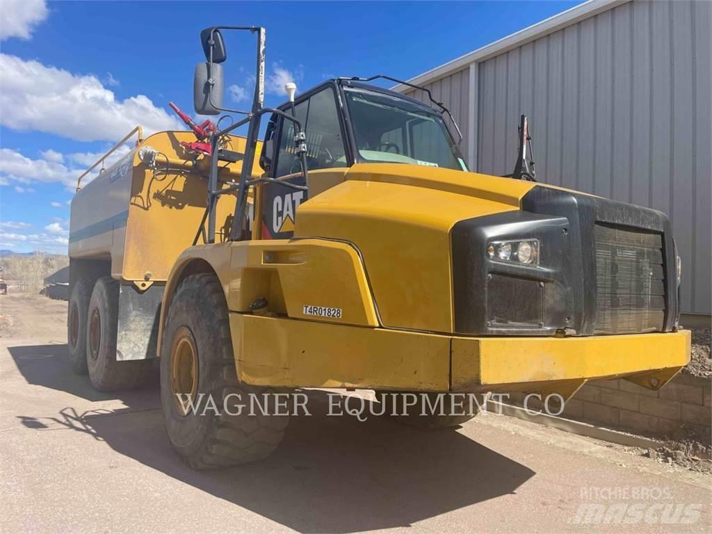 CAT 740B WT Vízszállító teherautók