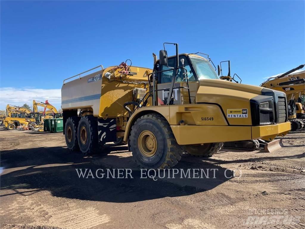 CAT 740B WT RB Vízszállító teherautók