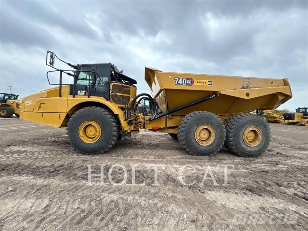 CAT 740GC Gumikerekes homlokrakodók