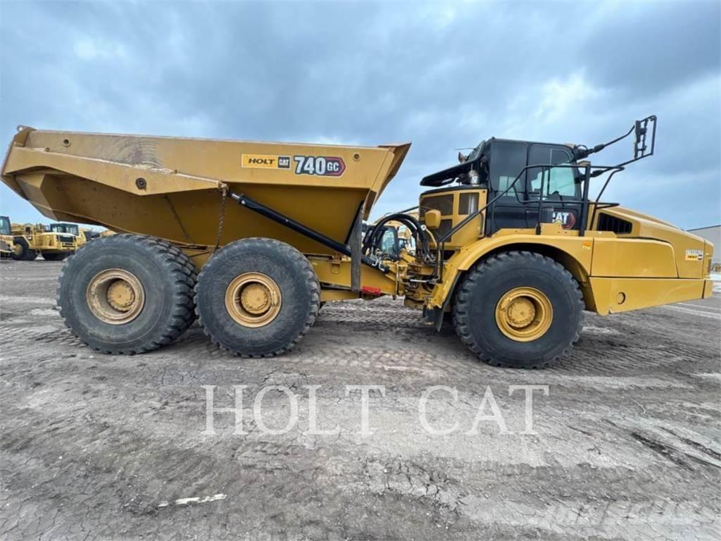 CAT 740GC Gumikerekes homlokrakodók