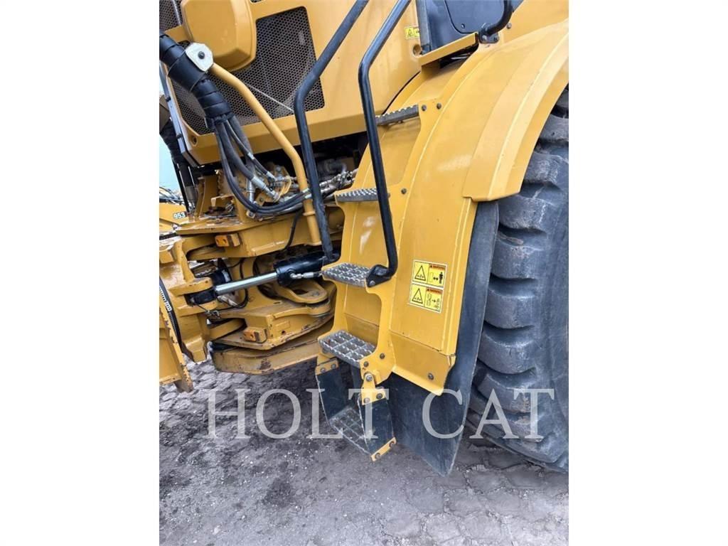 CAT 740GC Gumikerekes homlokrakodók