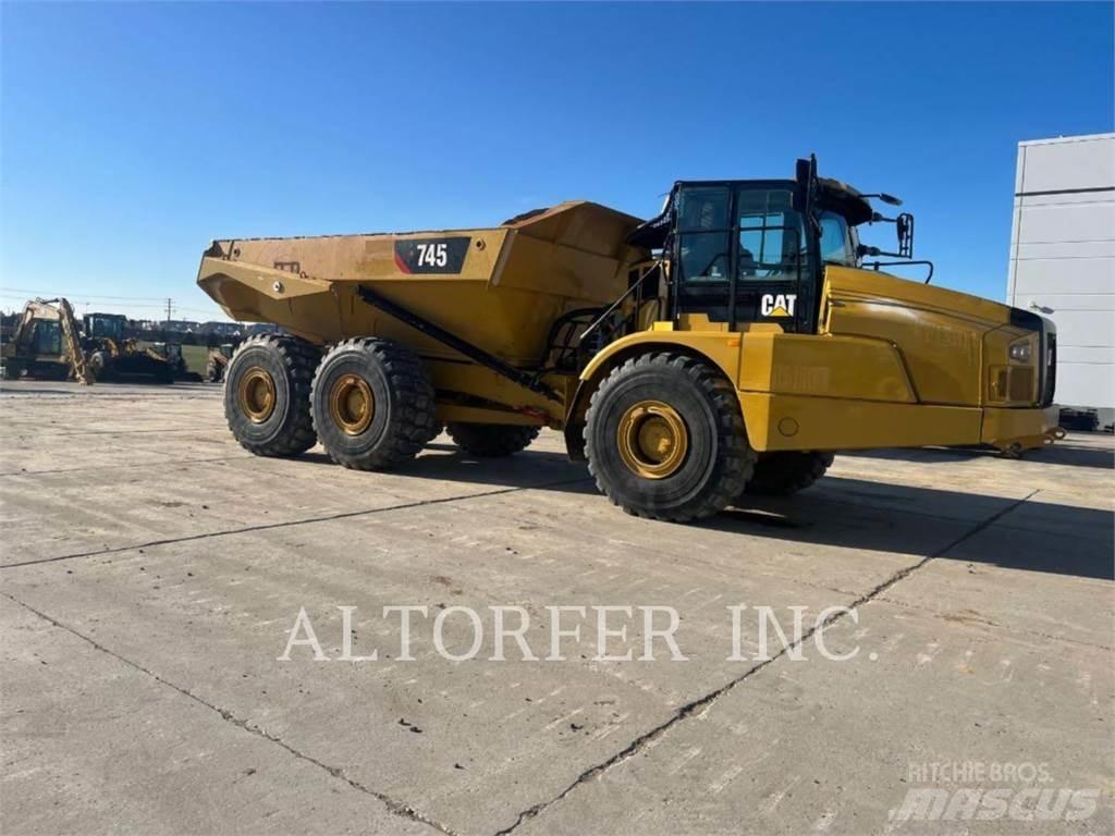 CAT 745 Csuklósdömperek
