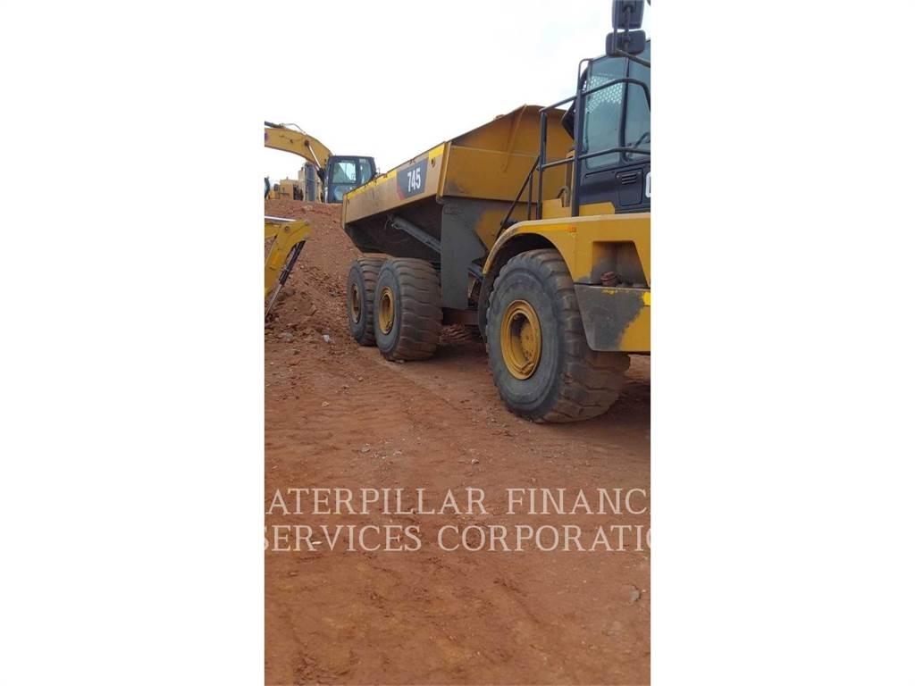 CAT 745 Csuklósdömperek