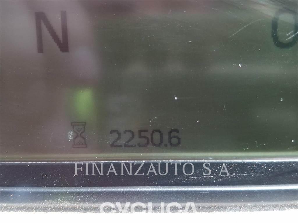 CAT 745 Csuklósdömperek