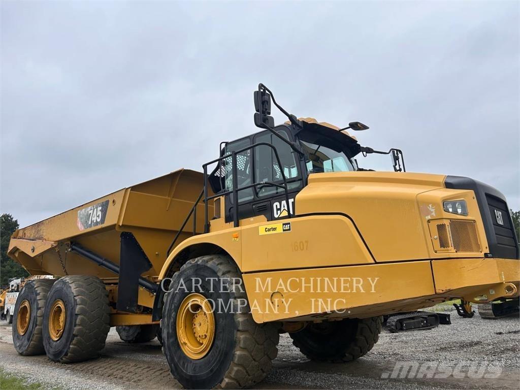 CAT 745 Csuklósdömperek