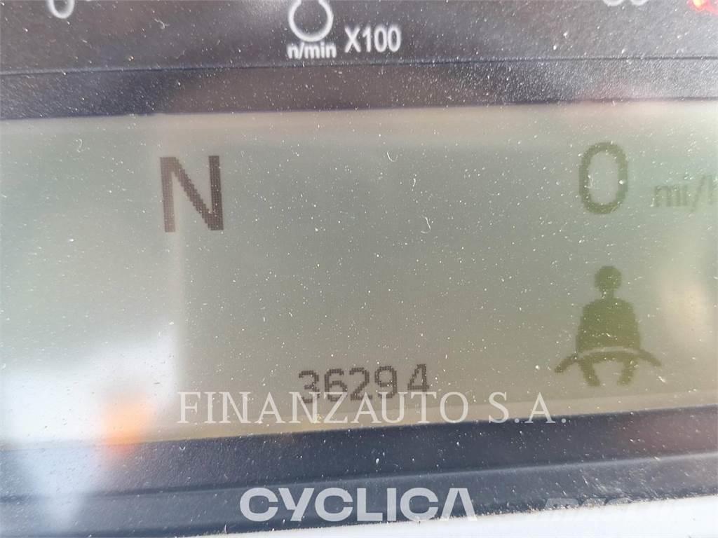 CAT 745 Csuklósdömperek