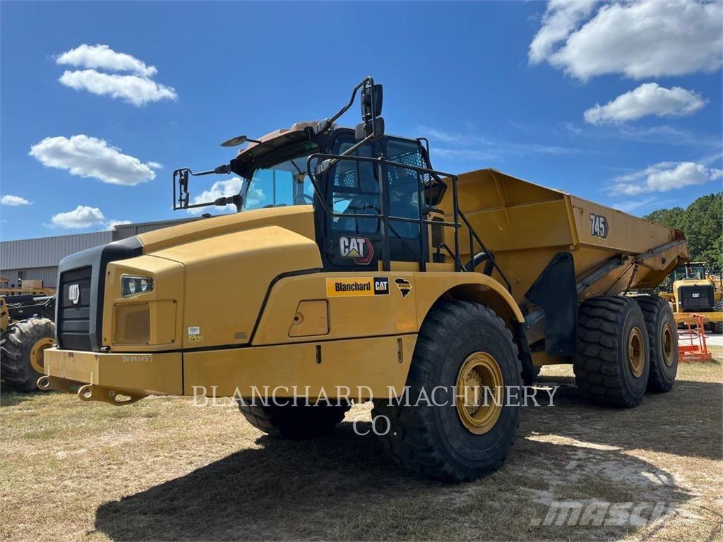CAT 745 Csuklósdömperek