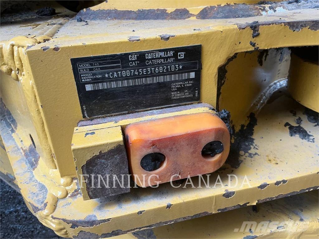 CAT 745 Csuklósdömperek