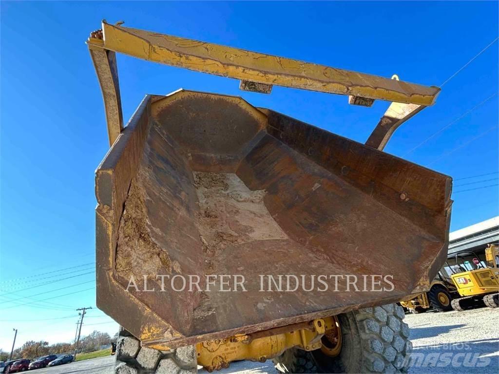CAT 745 Csuklósdömperek