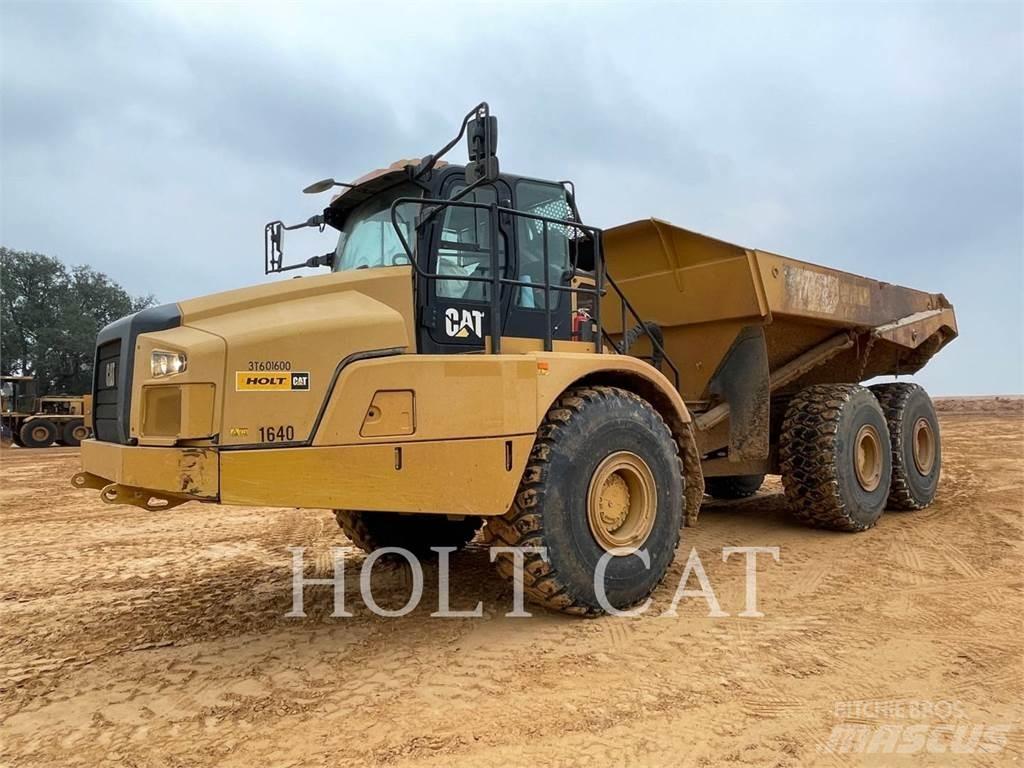 CAT 745-04 Csuklósdömperek