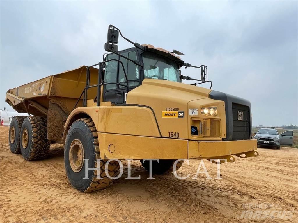 CAT 745-04 Csuklósdömperek