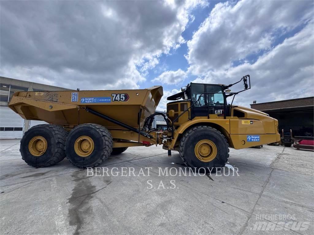 CAT 745-04 Csuklósdömperek