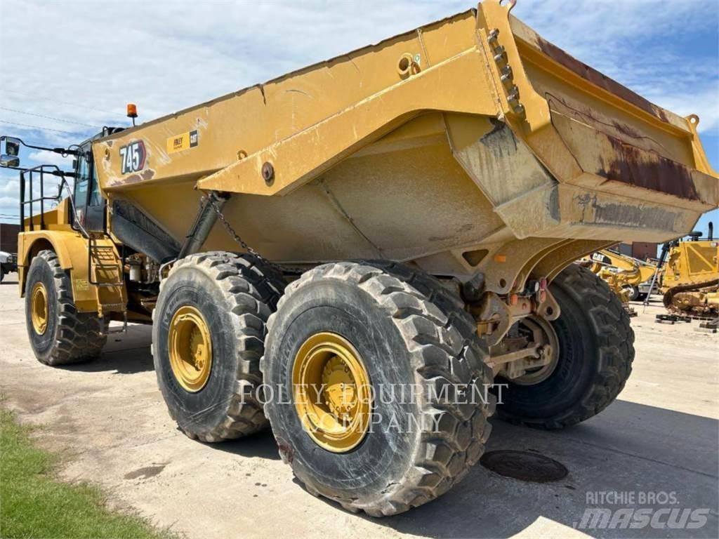 CAT 745-04 Csuklósdömperek