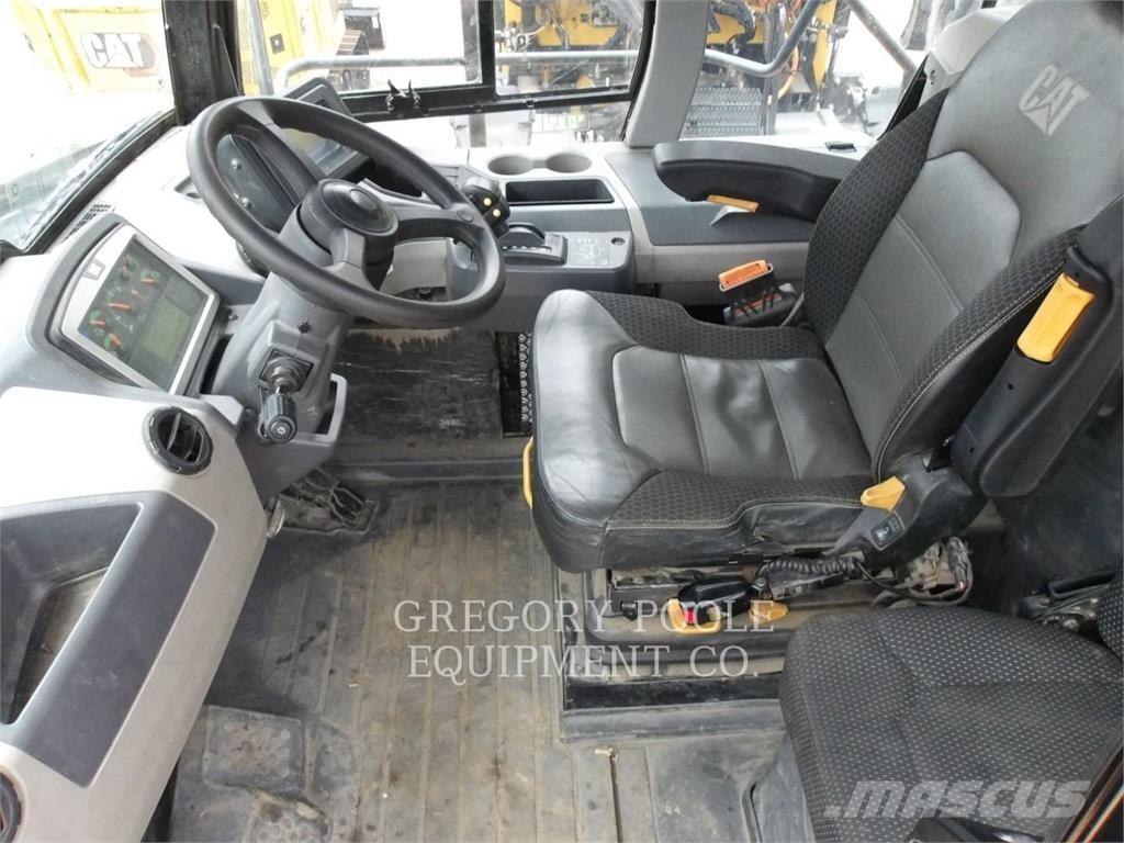 CAT 745-04 Csuklósdömperek