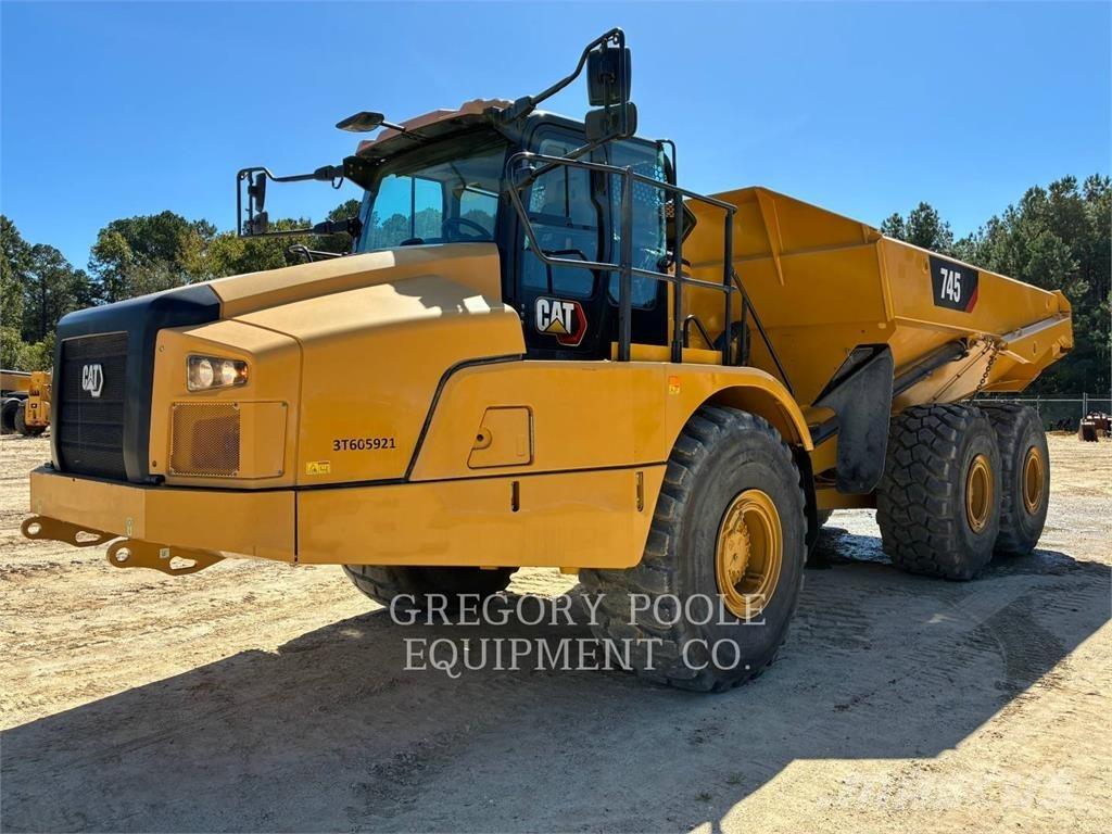 CAT 745-04 Csuklósdömperek