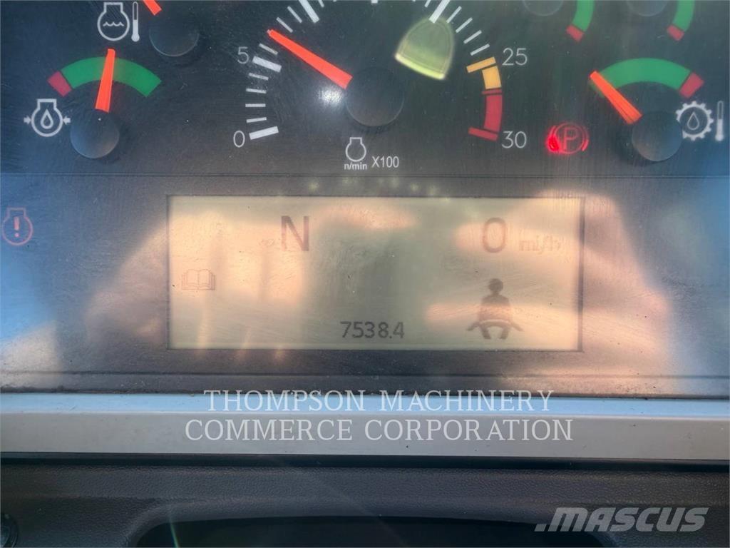 CAT 745-04 Csuklósdömperek