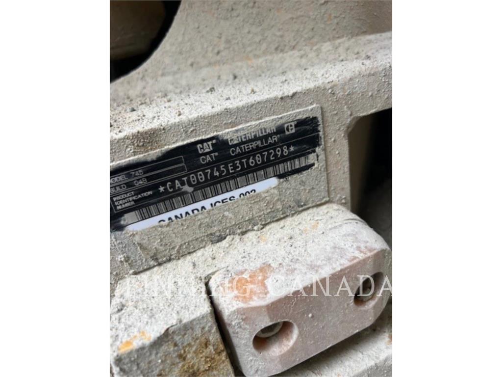 CAT 745-04 Csuklósdömperek