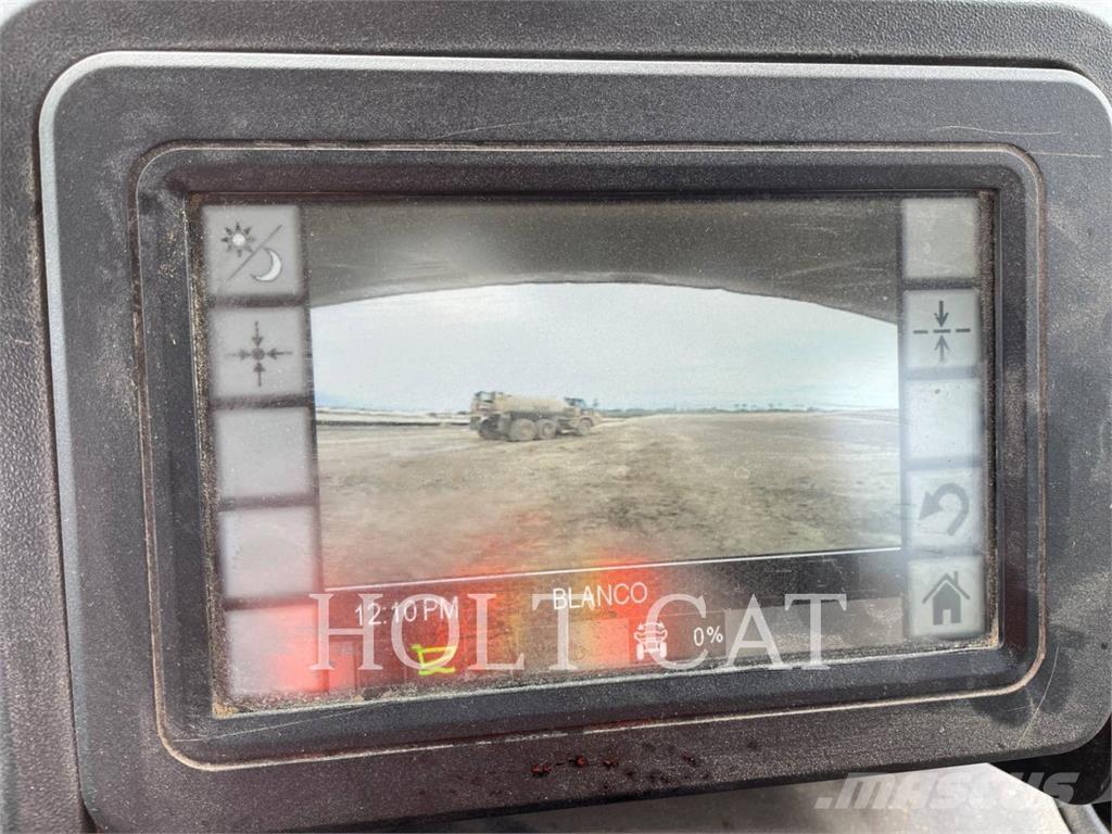 CAT 745-04 Csuklósdömperek