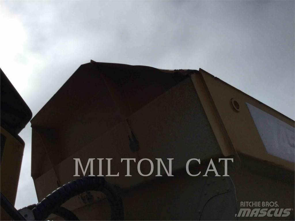 CAT 74504 Csuklósdömperek