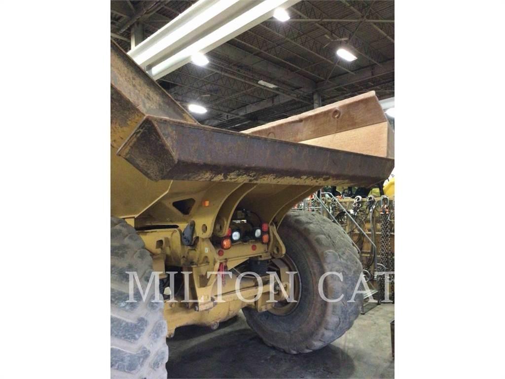 CAT 74504 Csuklósdömperek