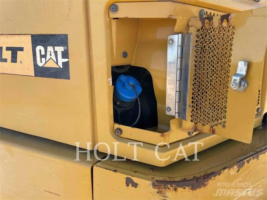 CAT 74504 Csuklósdömperek