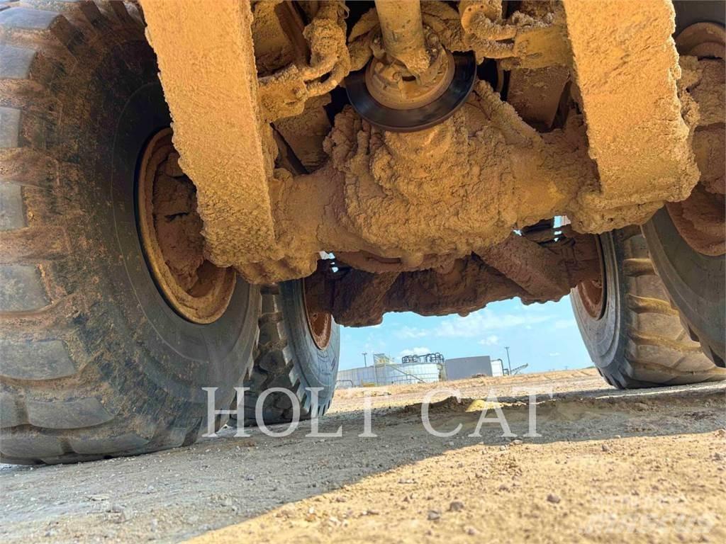 CAT 74504 Csuklósdömperek