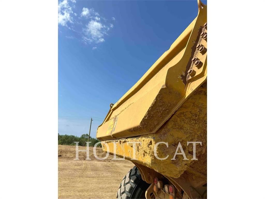 CAT 74504 Csuklósdömperek