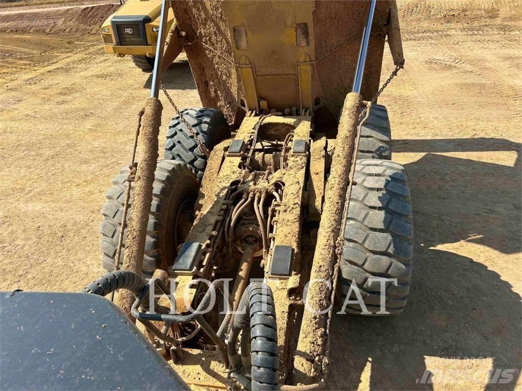 CAT 74504 Csuklósdömperek