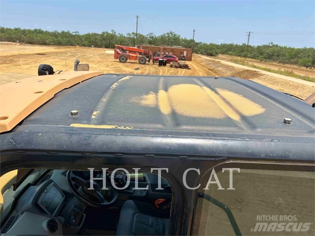 CAT 74504 Csuklósdömperek