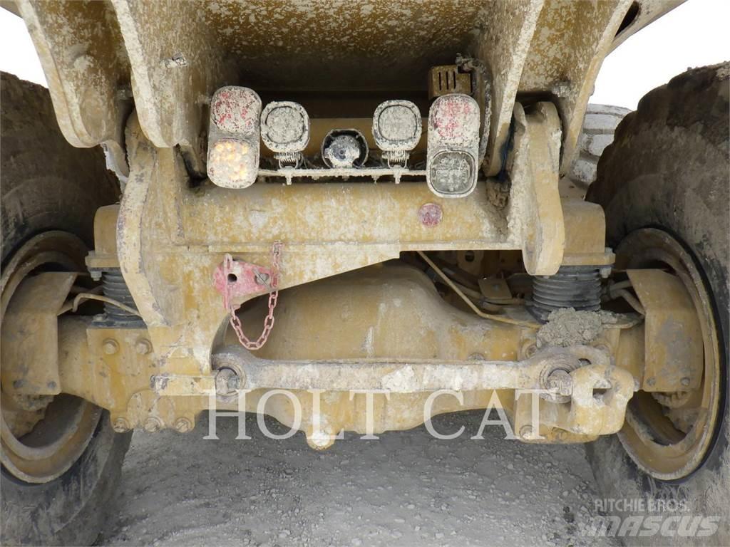CAT 74504 Csuklósdömperek