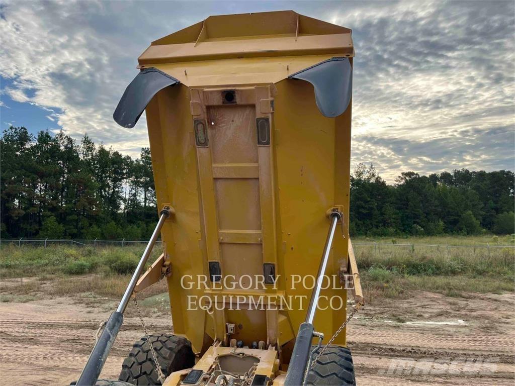 CAT 74504 Csuklósdömperek