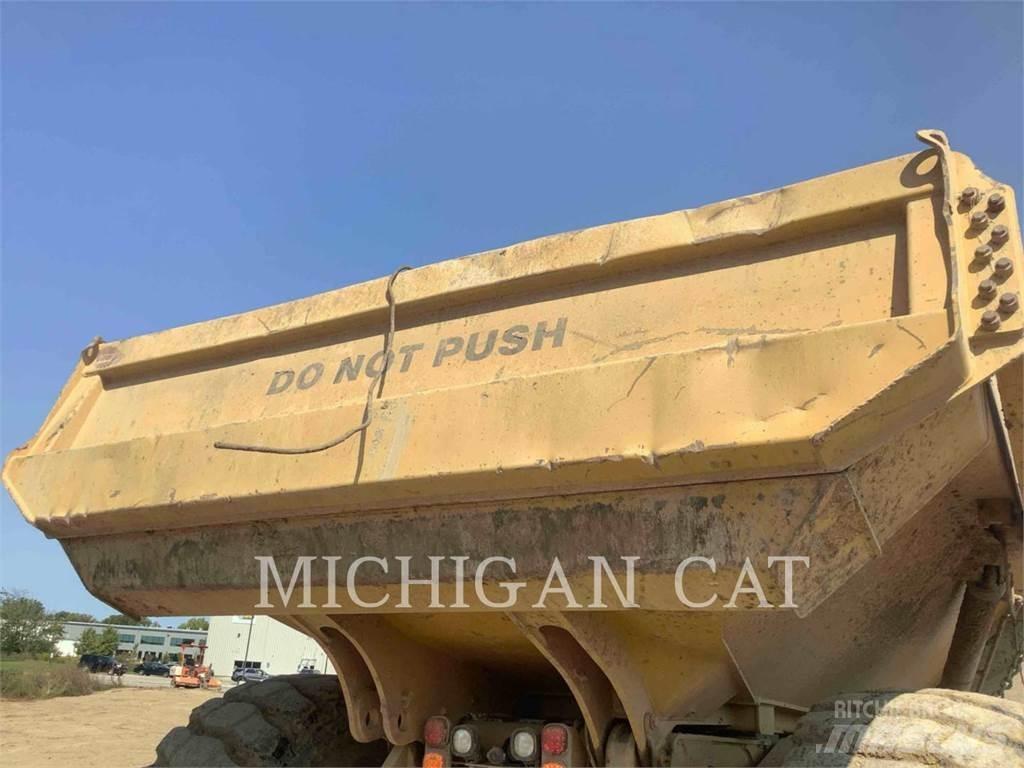 CAT 745C Csuklósdömperek